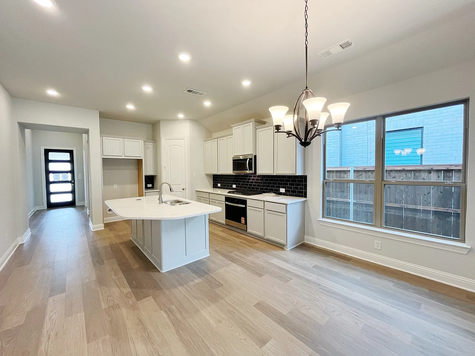 2808 Crane Ct — Photo 2