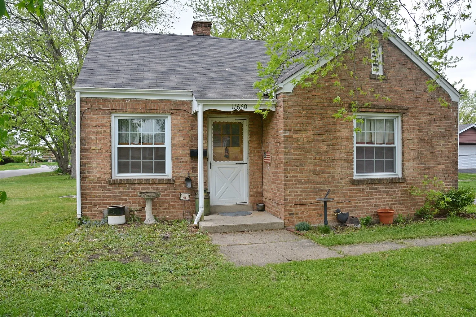 17660 Ridgeland Ave photo 1