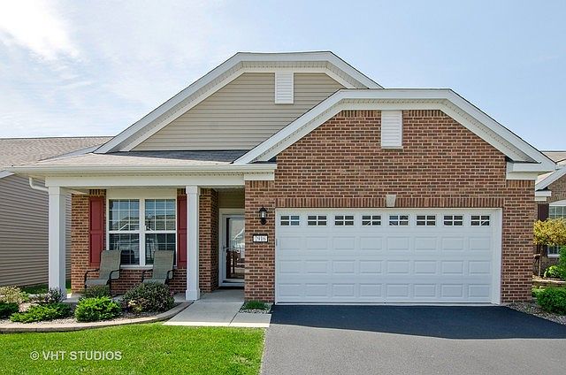1st image of 2916 Stoney Creek Dr