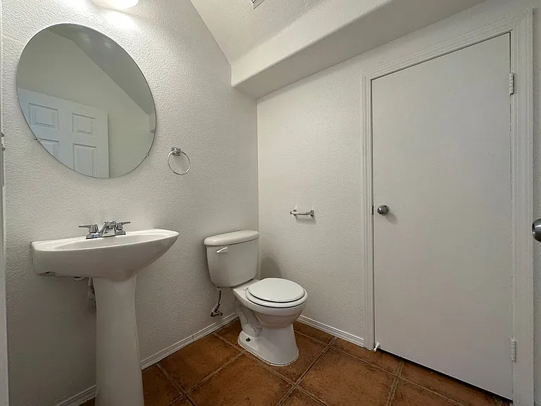 10541 Kivas Ct — Photo 8