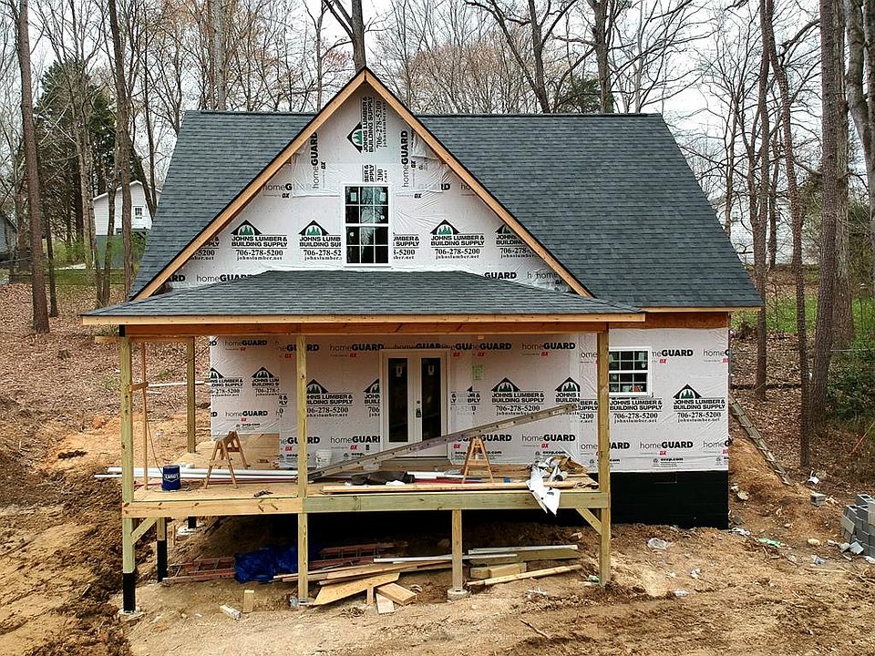 2nd image of 1047 Laura Dr