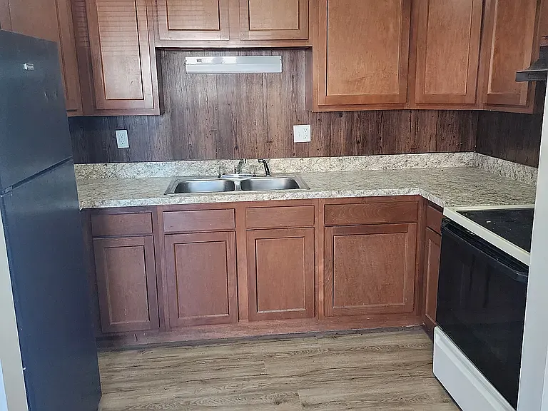Catalina Apartments — Photo 3