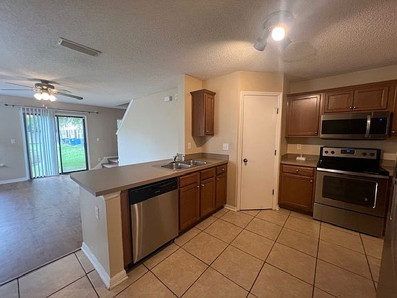 5th image of 10669 Academy Park Dr
