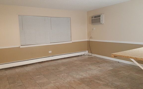 4th image of 9997 Linda Ln