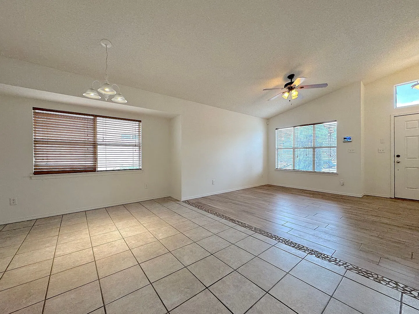 East El Paso 3bed/2bath refrig A/C Home next to Park! — Photo 3