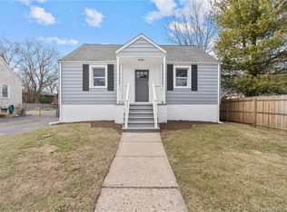 75 Green St, Stratford, CT 06615