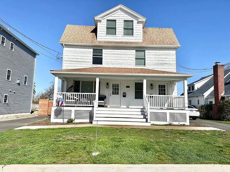 118 Kings Hwy #1 — Photo 24