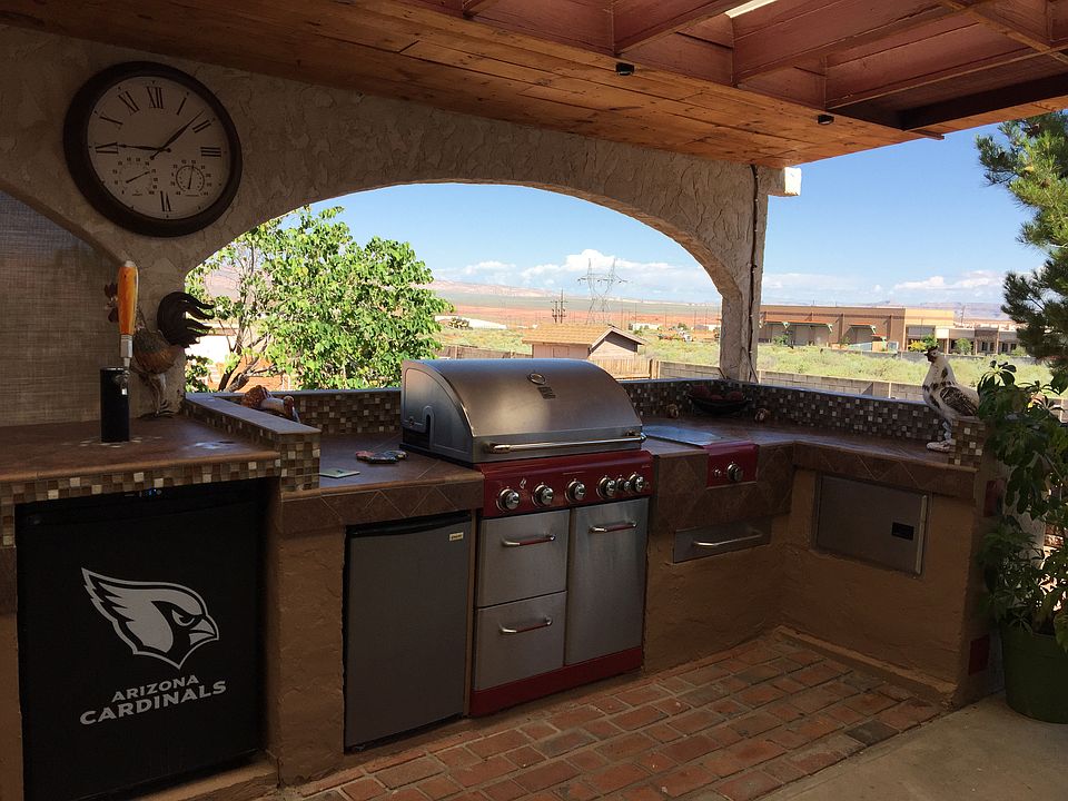 outdoor kitchen 