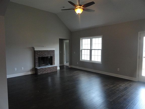 4th image of 113 E Winterberry Trl