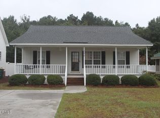 256 Turtle Cove Dr, Elizabethtown, NC 28337
