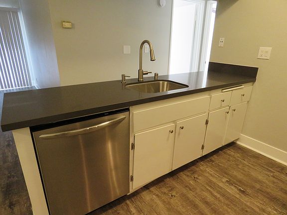 3rd image of 2209 Judson St APT 34B
