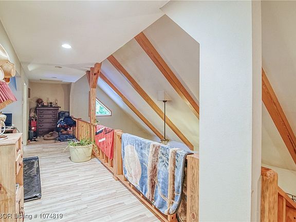 5th image of 14458 Wilson Ln