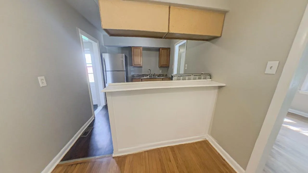 1811 Woodmere Dr — Photo 3