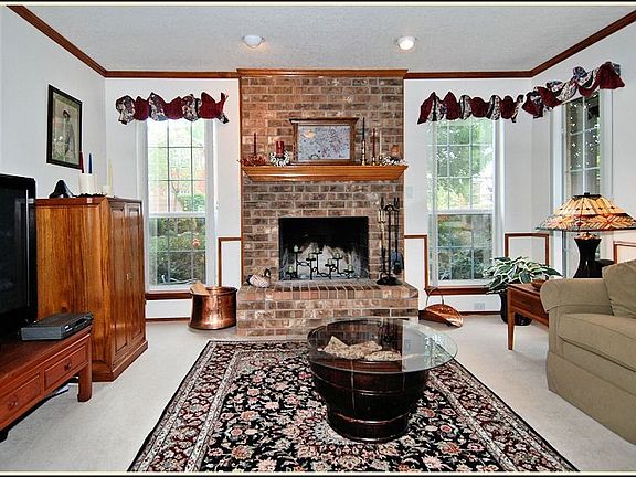3rd image of 8300 Tierra Linda Pl NE