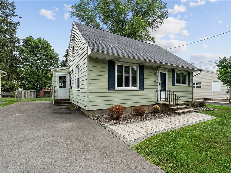 211 Windemere Rd — Photo 30