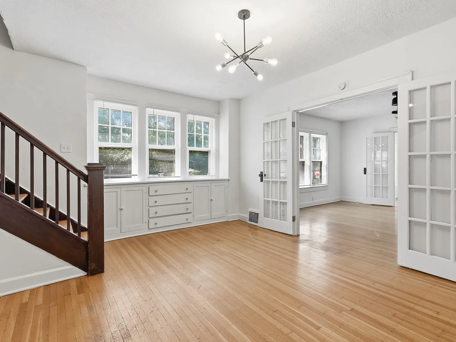 3 bed, 1.5 bath, 1600 sqft, $1,800 — Photo 3
