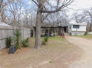 101 Yancey Ln, Azle, TX 76020