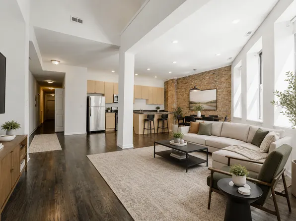 2336 N Milwaukee Ave #2R, Chicago, IL 60647