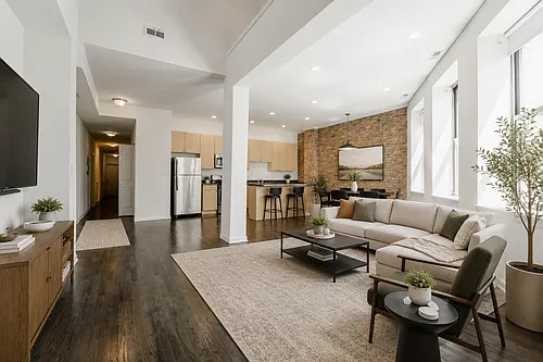 2336 N Milwaukee Ave #2R Photo 1