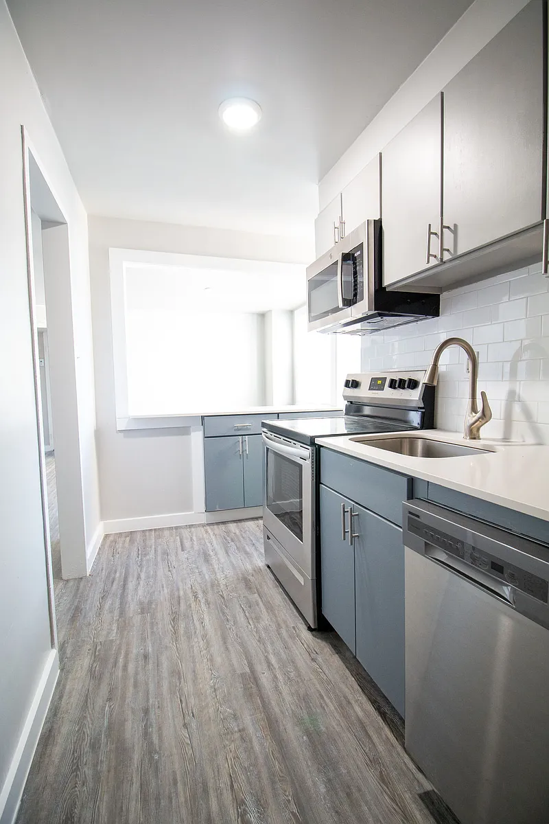 Building Photo - Mayflower Apartments