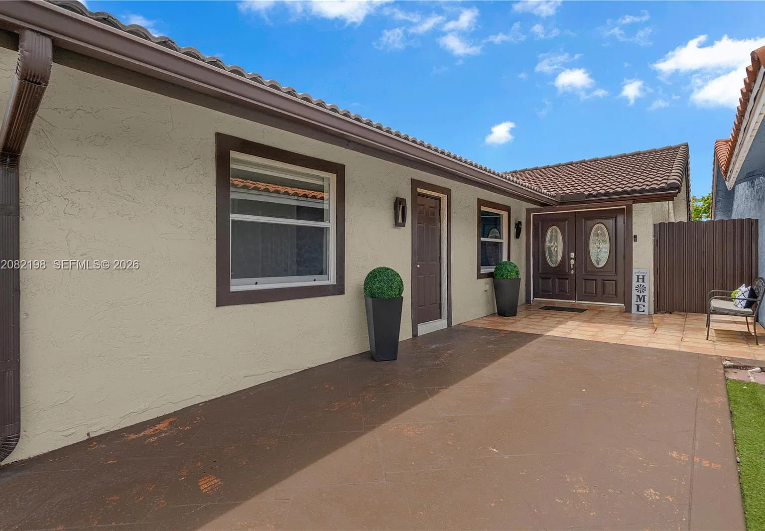 3 bed, 2.0 bath, 1682 sqft, $3,750 — Photo 2