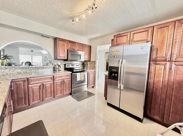 4975 E Sabal Palm Blvd APT 311, Tamarac, FL 33319