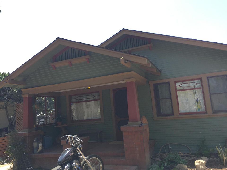 1st image of 825 Gladys Ave