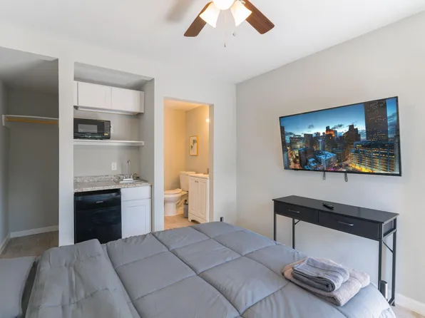 (undisclosed Address), Houston, TX 77004