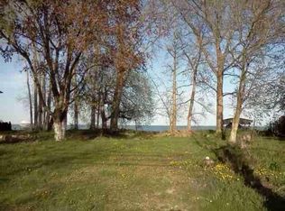 38946 Lakeshore Dr, Harrison Township, MI
