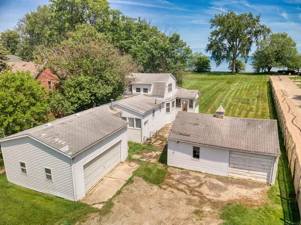 26800 Koerber St, Saint Clair Shores, MI 48081