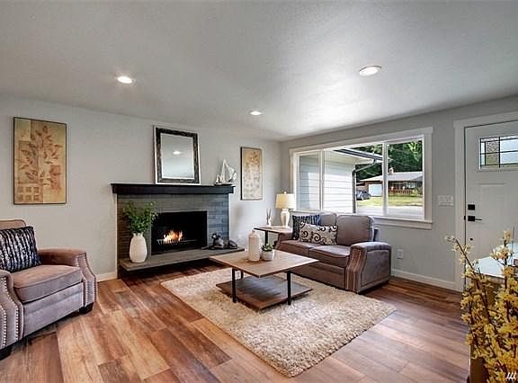2nd image of 2613 205th Pl SW