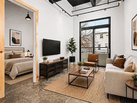 5th image of 255 18th St #211