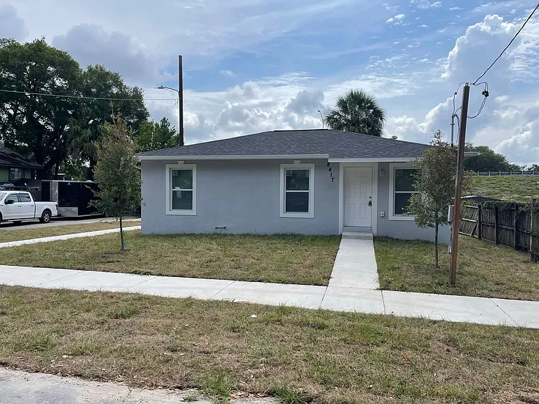 8417 N Seminole Ave — Photo 1