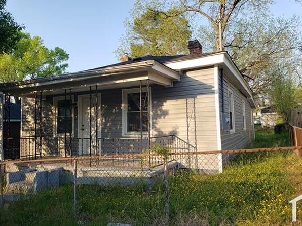 151 Seaboard St, Petersburg, VA 23803
