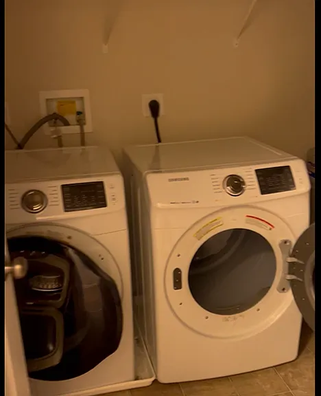 2102 Commons Cir — Photo 14