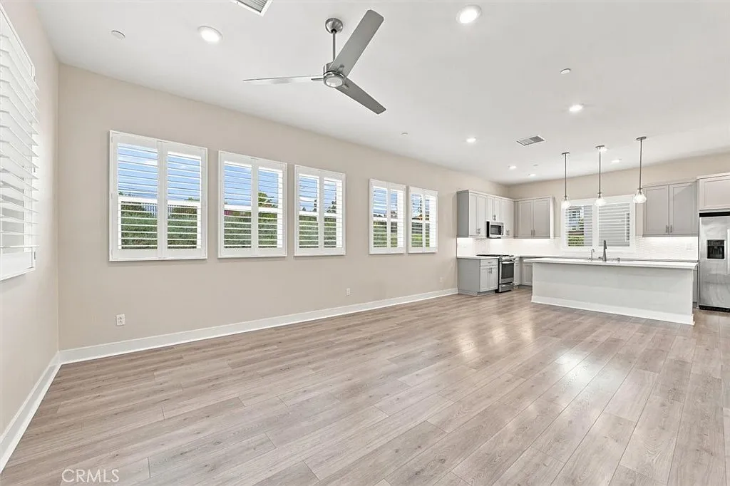 4 bed, 3.5 bath, 1873 sqft, $5,300 — Photo 3