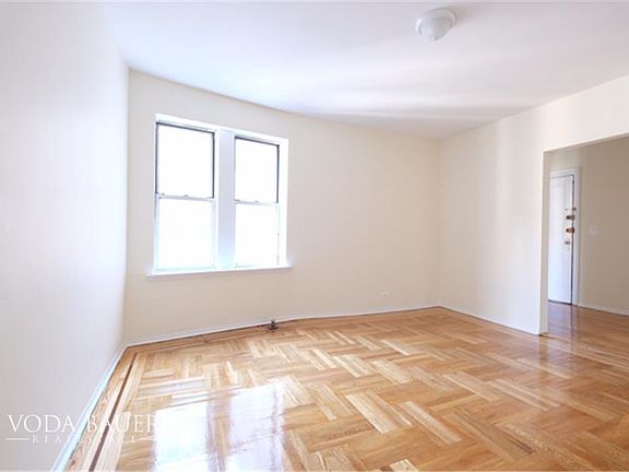 3rd image of 261 Seaman Ave APT 2E