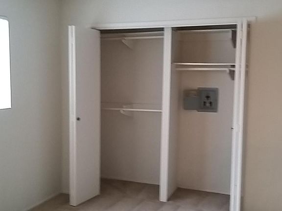 3rd image of 4662 Cherokee Ave #5