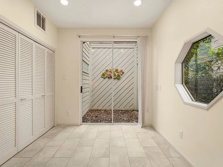 10125 Valley Forge Dr — Photo 13