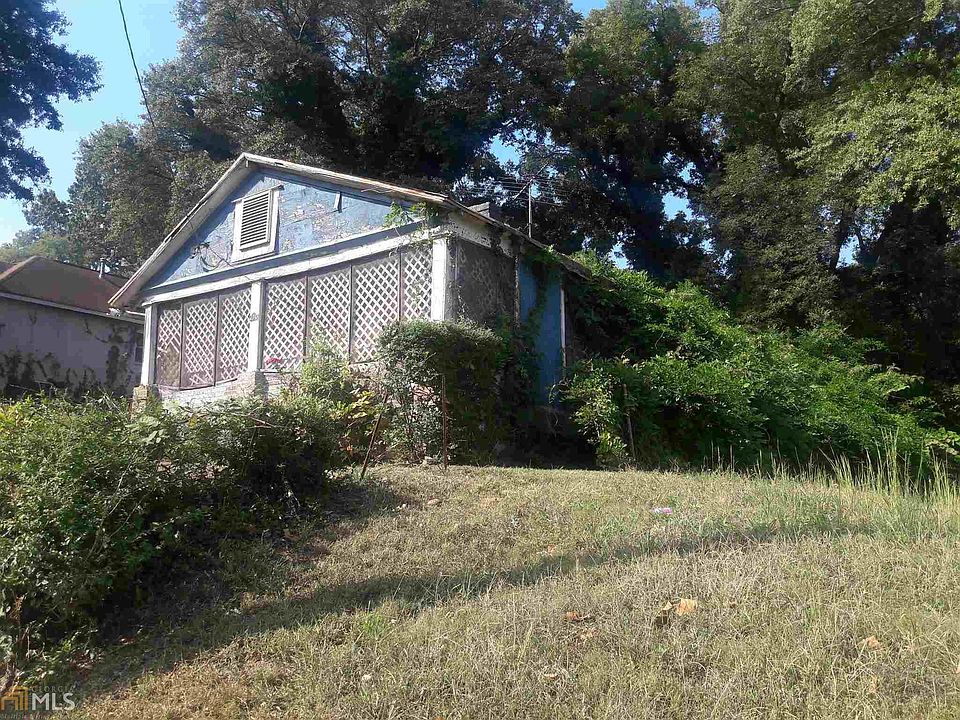 2nd image of 210 Elm St NW