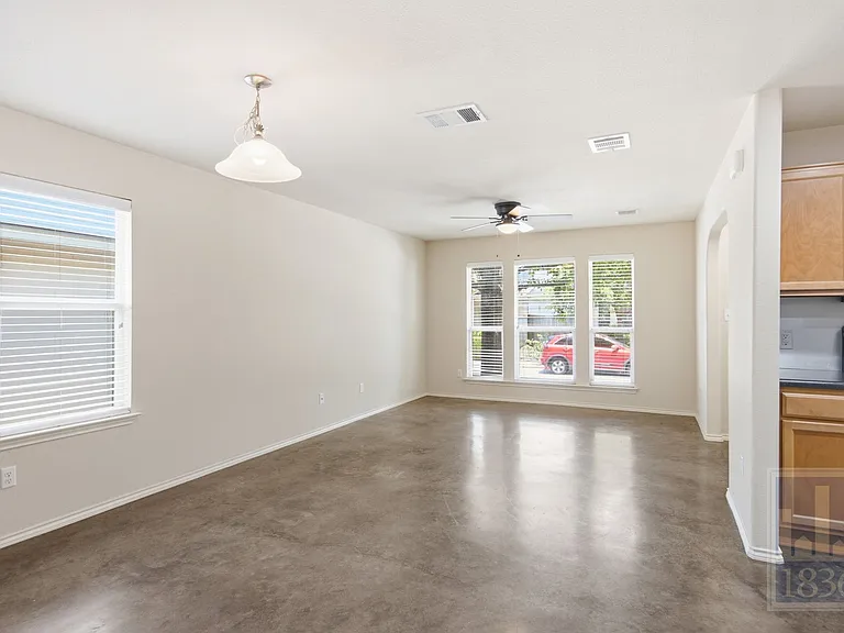 4508 Felicity Ln — Photo 7