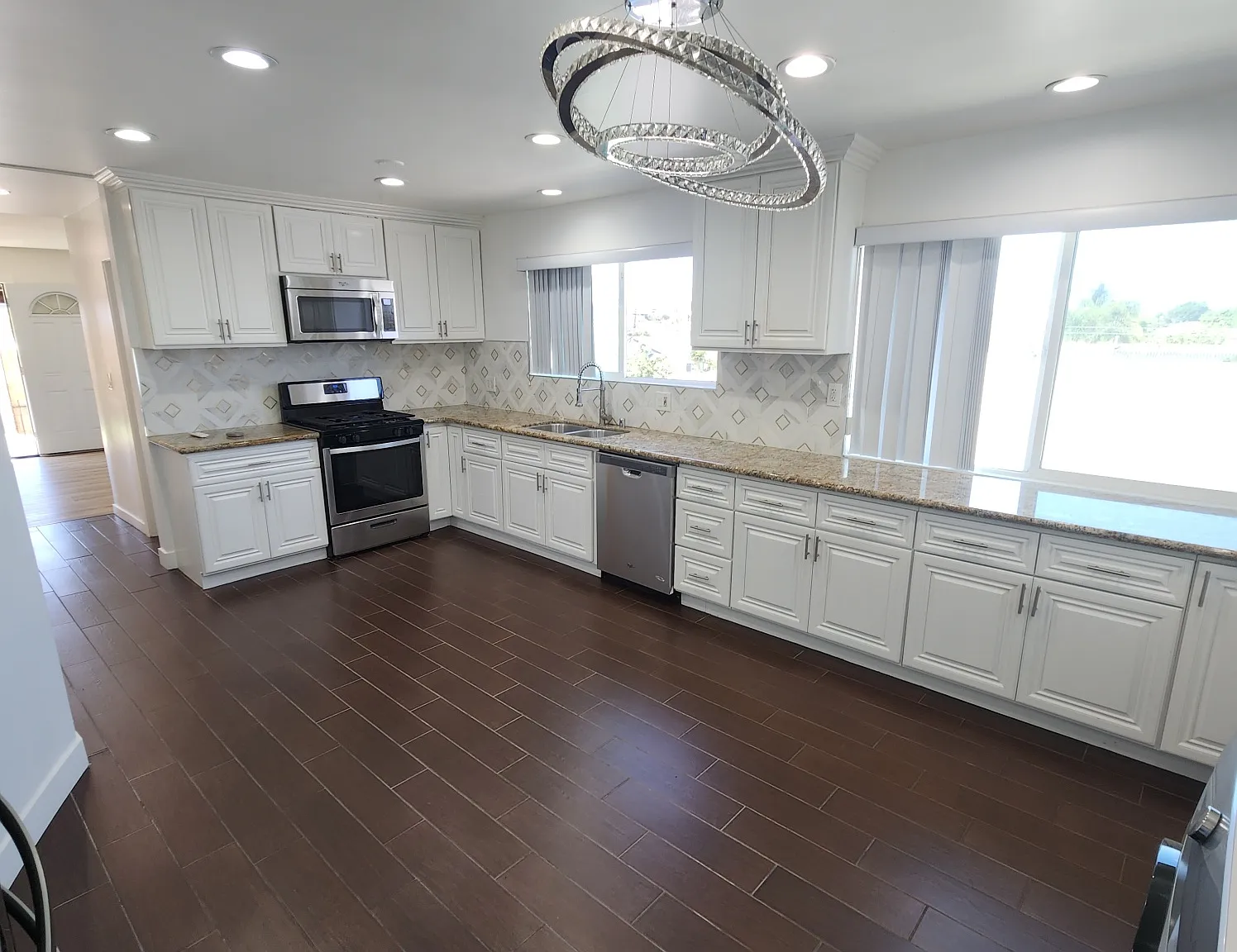 2 bed, 1400 sqft, $3,400 — Photo 4