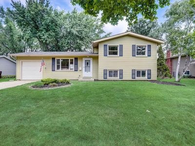 210 Wellington Dr, Crystal Lake, IL, 60014