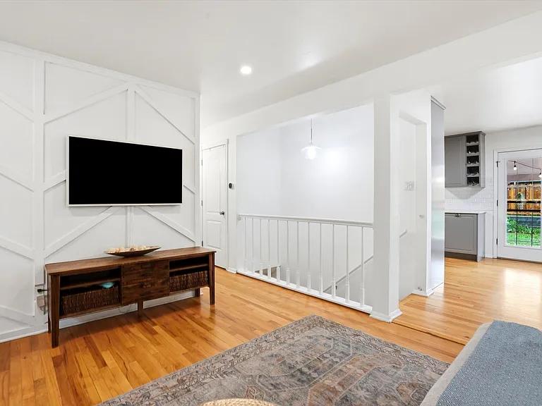6162 Jellison Way — Photo 4