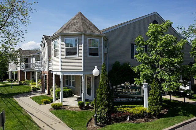 Fairfield Renaissance — Photo 1