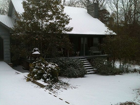 3rd image of 700 Lakewood Dr NE