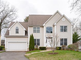 31 Bishop Rd, West Hartford, CT 06119