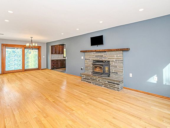 4th image of 33 Bayview Pl