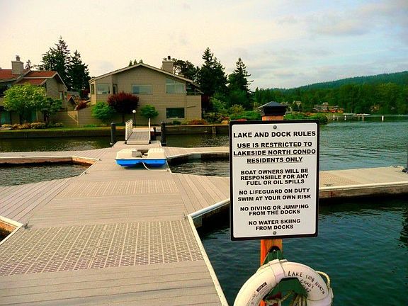 Lakeside living! Your boat slip is just waiting for YOU! This is what Bellingham is all about....outdoor enjoyment. 2 new commercial grade docks are a fabulous feature/benefit when you live at #16 Poplar Drive.