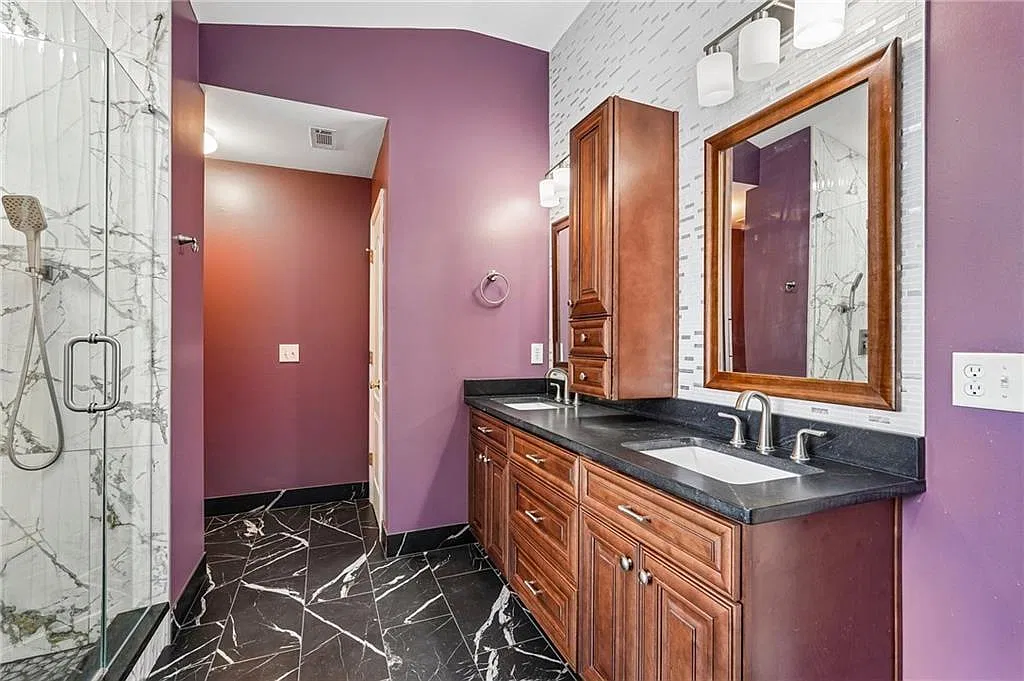 5 bed, 2.5 bath, 4289 sqft, $3,500 — Photo 3
